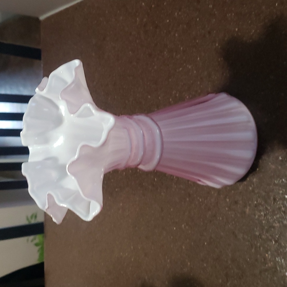 FENTON RARE Fenton Art Glass Dusty Rose Overlay Vintage Wheat Vase.  SIGNED.